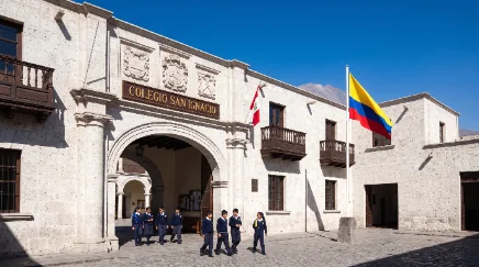 Fachada del Colegio San Ignacio